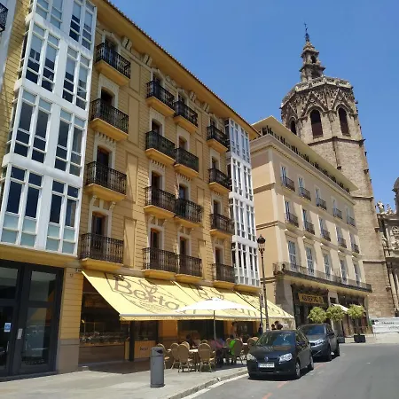 Flats Friends Plaza De La Reina Πανσιόν 2*