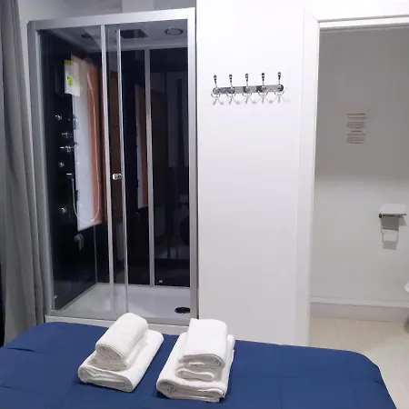 Πανσιόν Flats Friends Plaza De La Reina