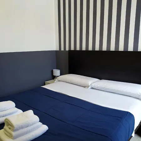Flats Friends Plaza De La Reina Πανσιόν 2*
