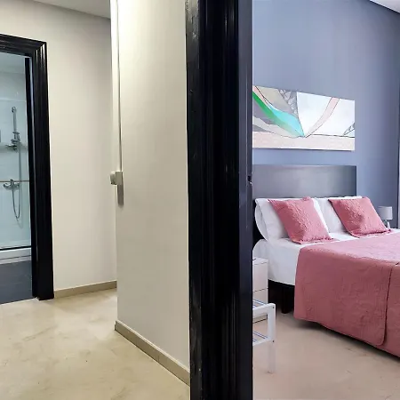 Flats Friends Plaza De La Reina Πανσιόν