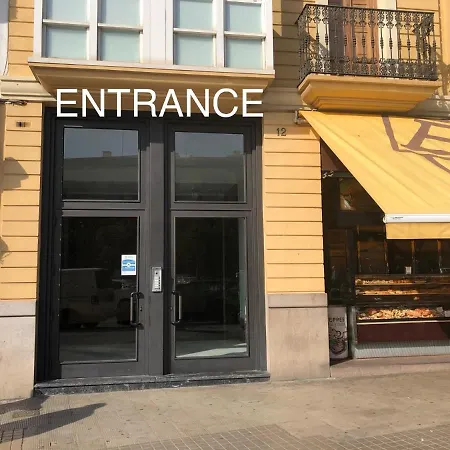 Πανσιόν Flats Friends Plaza De La Reina