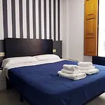 Flats Friends Plaza De La Reina 4* Valenza