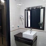 Flats Friends Plaza De La Reina 4*