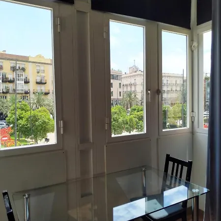 Flats Friends Plaza De La Reina Guest house 2*
