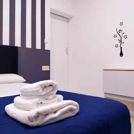 Flats Friends Plaza De La Reina Guest house Valencia